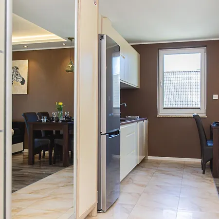 Apartament Afryka- udogodnienia dla rodzin, sala i plac zabaw, jacuzzi, sauna, bilard * Jastrzębia Góra