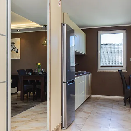 Apartament Afryka- udogodnienia dla rodzin, sala i plac zabaw, jacuzzi, sauna, bilard Apartament Jastrzębia Góra