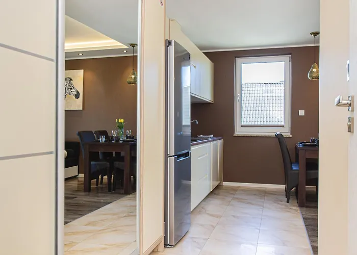 Apartament Afryka- udogodnienia dla rodzin, sala i plac zabaw, jacuzzi, sauna, bilard * Jastrzębia Góra