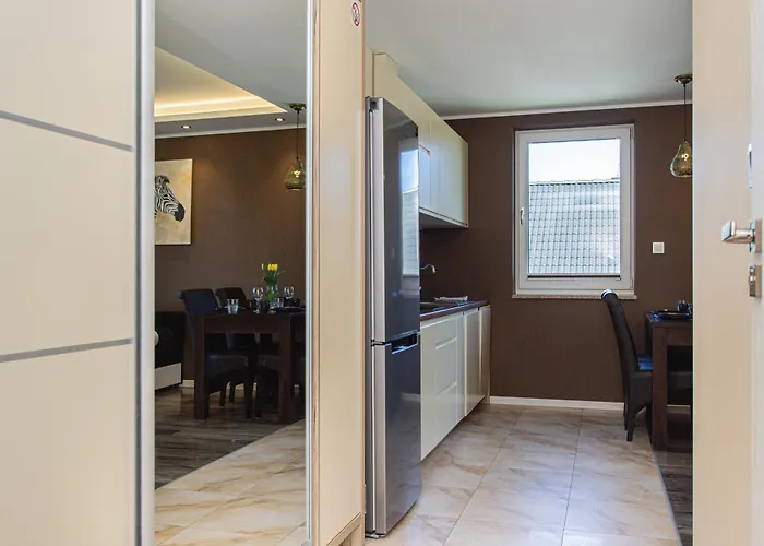 Apartament Afryka- udogodnienia dla rodzin, sala i plac zabaw, jacuzzi, sauna, bilard Apartament Jastrzębia Góra